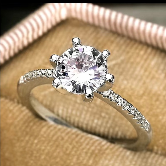 🌹Sparkling silver plated, zirconia engagement sizes 6. 2.5 CT - Picture 6 of 7